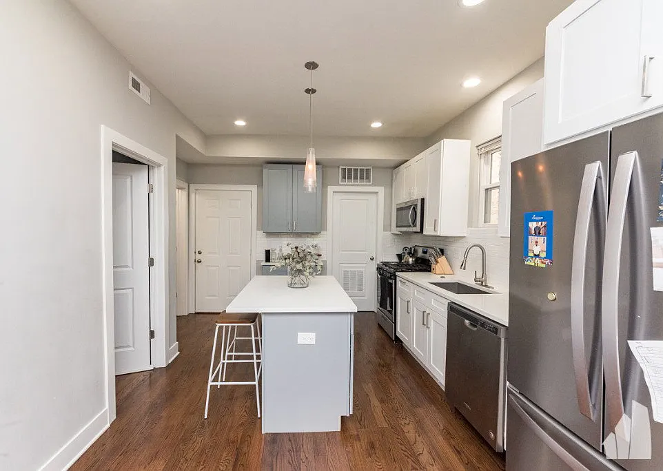 3 bed, 2.0 bath, $3,700 — Photo 4