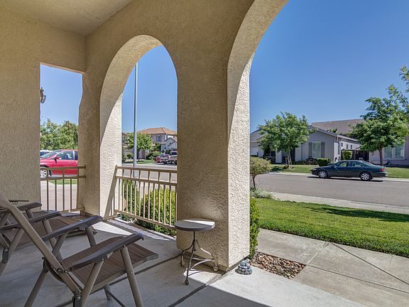 4th image of 1055 Cypress Run Dr