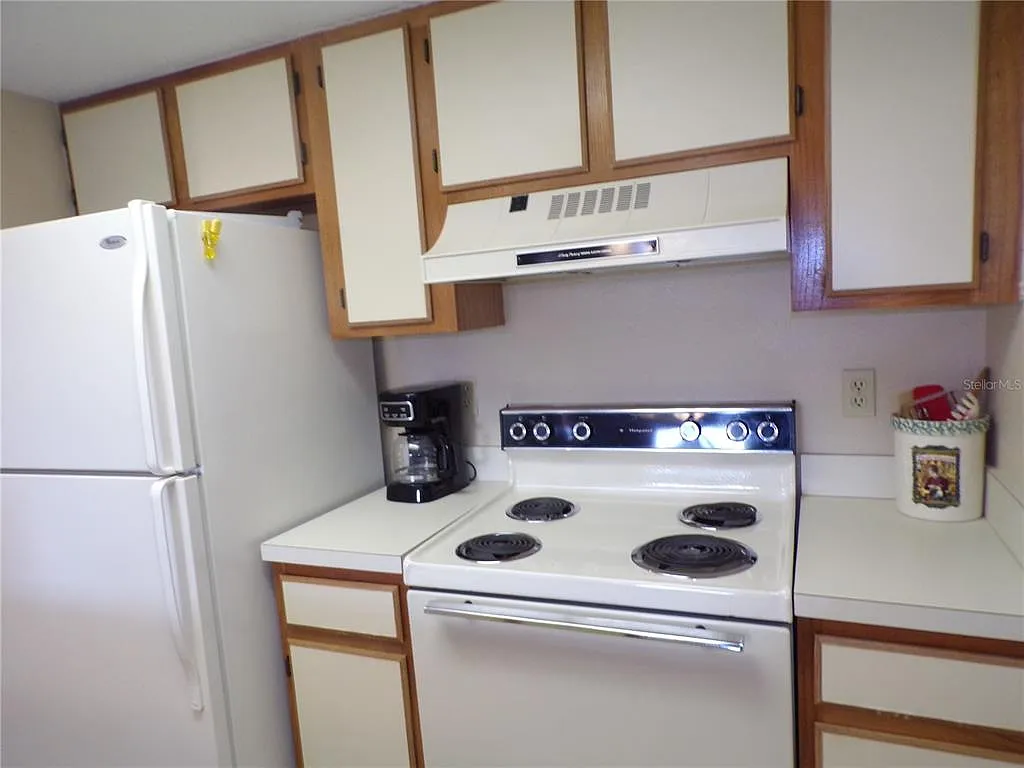 2 bed, 2.0 bath, 893 sqft, $2,200 — Photo 4
