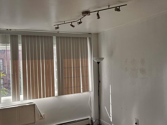 5th image of 1188 Sherman Ave #4