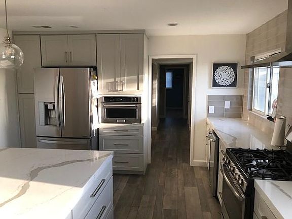 3rd image of 1144 Champagne Ln