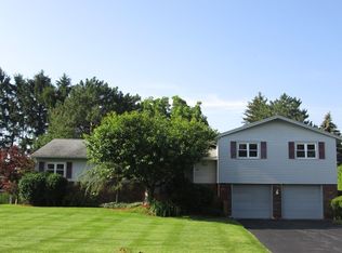 105 Rock Hill Rd, Rochester, NY 14618
