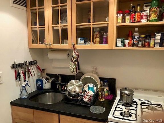 5th image of 171 Pearsall Dr APT 4D
