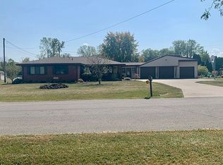 21810 W Middlesex Dr N, Genoa, OH 43430