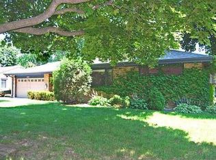 2436 Albert St N, Roseville, MN 55113