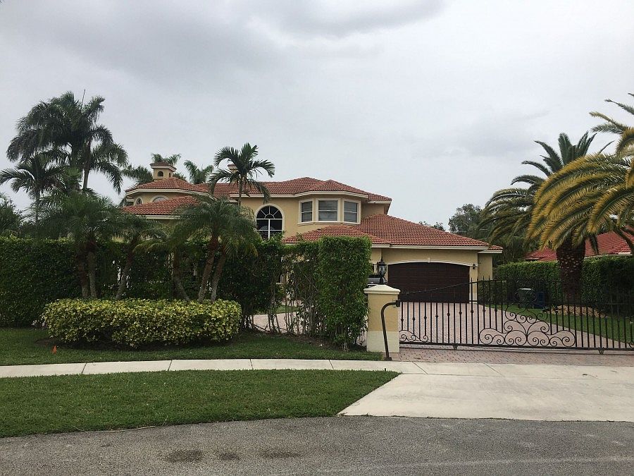 1st image of 16100 Saddle Ln