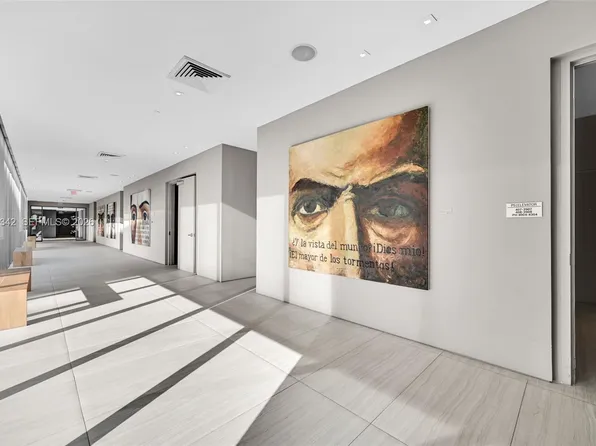460 NE 28th St APT 601, Miami, FL 33137
