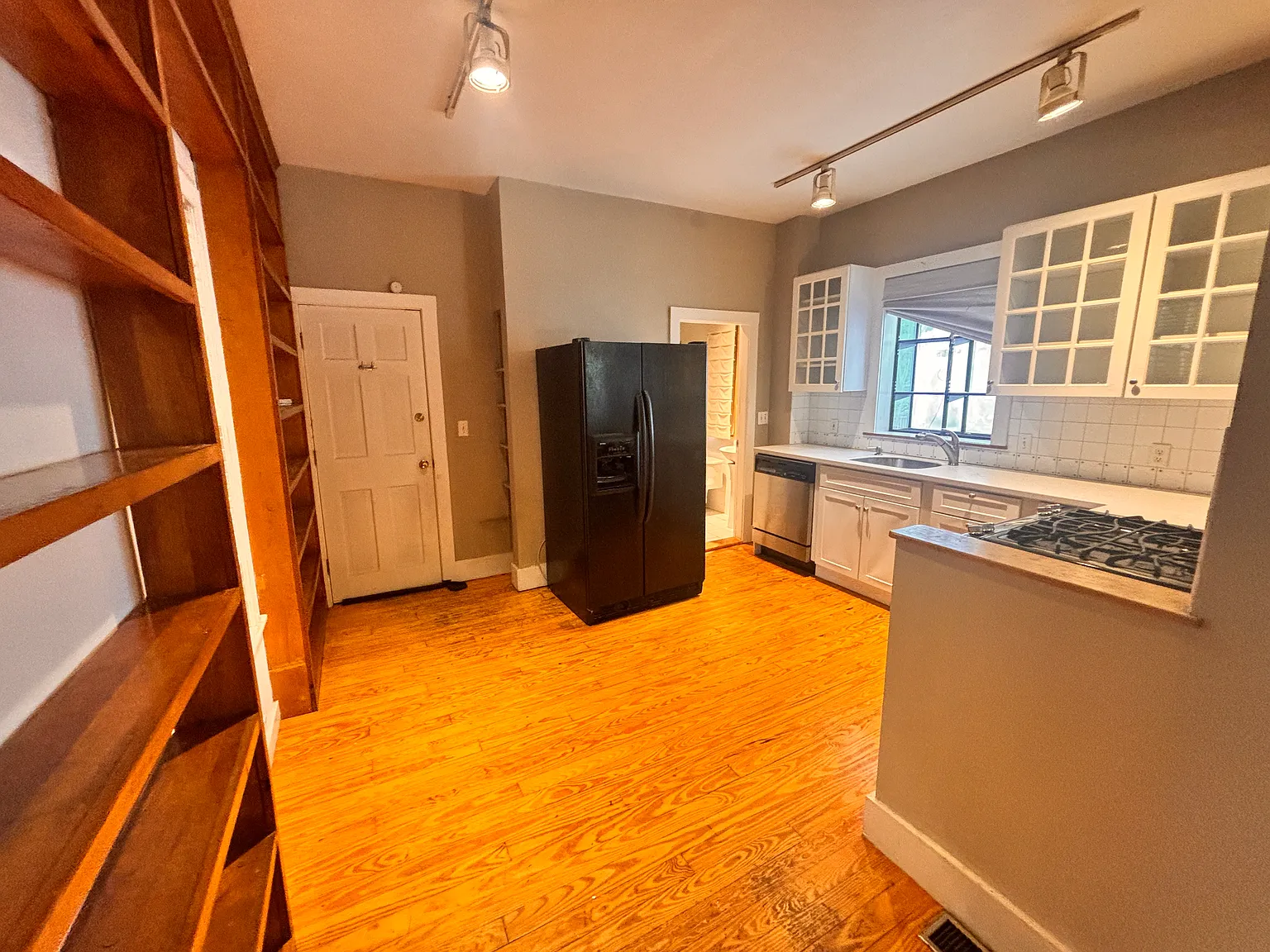 1 bed, 815 sqft, $3,000 — Photo 3