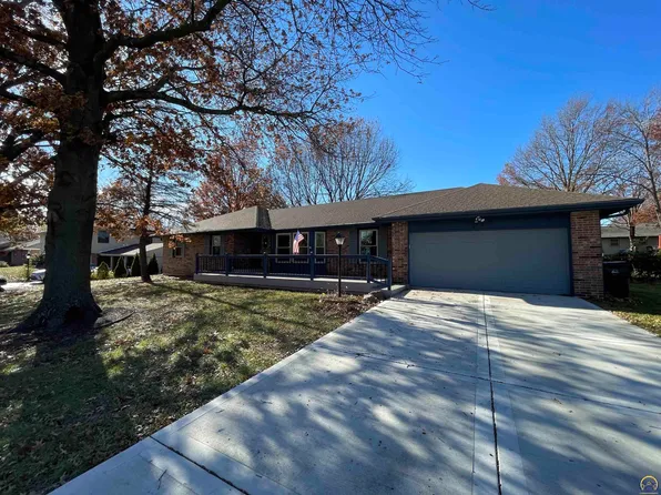 3037 SE Starlite Dr, Topeka, KS 66605