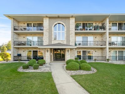 17818 Bernard Dr APT 3A, Orland Park, IL, 60467