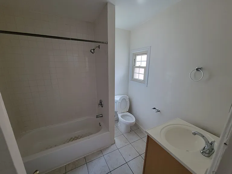 419 Fairmount Ave #B — Photo 28