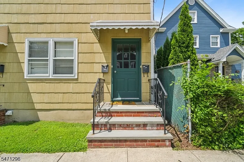 1 bed, 1.0 bath, $2,000 — Photo 2