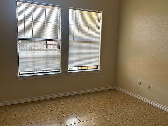 5th image of 107 Oak Park Dr APT 403
