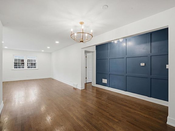 4th image of 2141 Walnut St