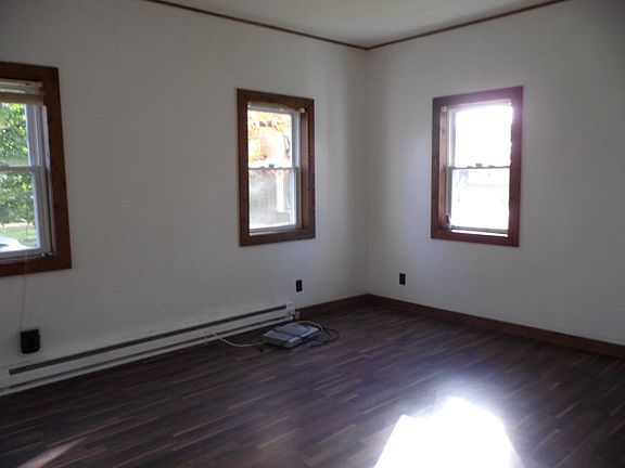 5th image of 222 Race St