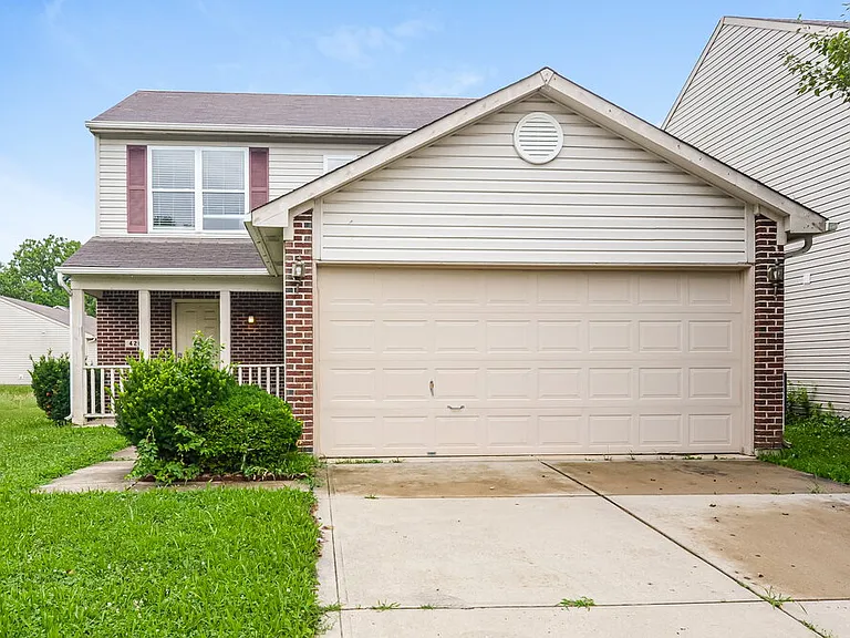 4261 Village Bend Dr — Photo 1