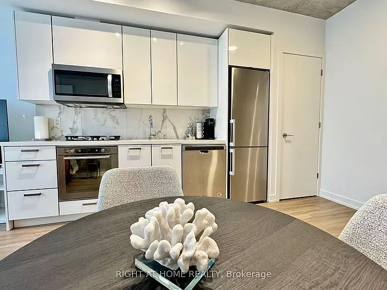 458 Richmond St W #107 — Photo 7