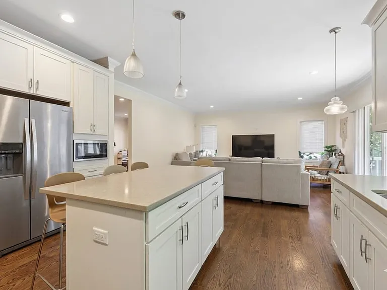 294-296 Tenafly Rd — Photo 8