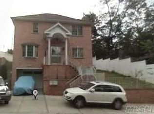 26032 Grand Central Pkwy, Glen Oaks, NY 11004