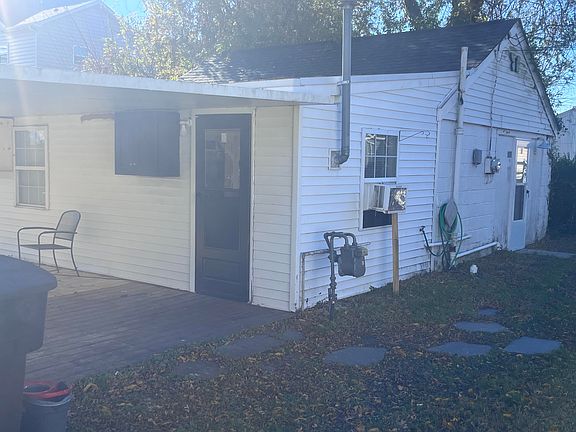 2nd image of 412 Summers Pl Unit B