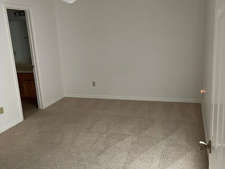 116 SE Willow Dr — Photo 10