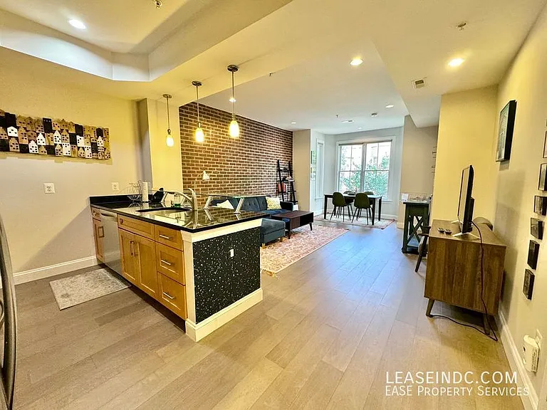 410 M St NW #2 — Photo 11