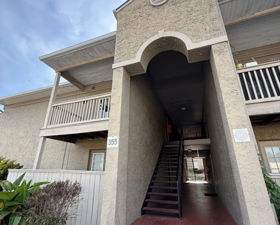 355 Wymore Rd #202