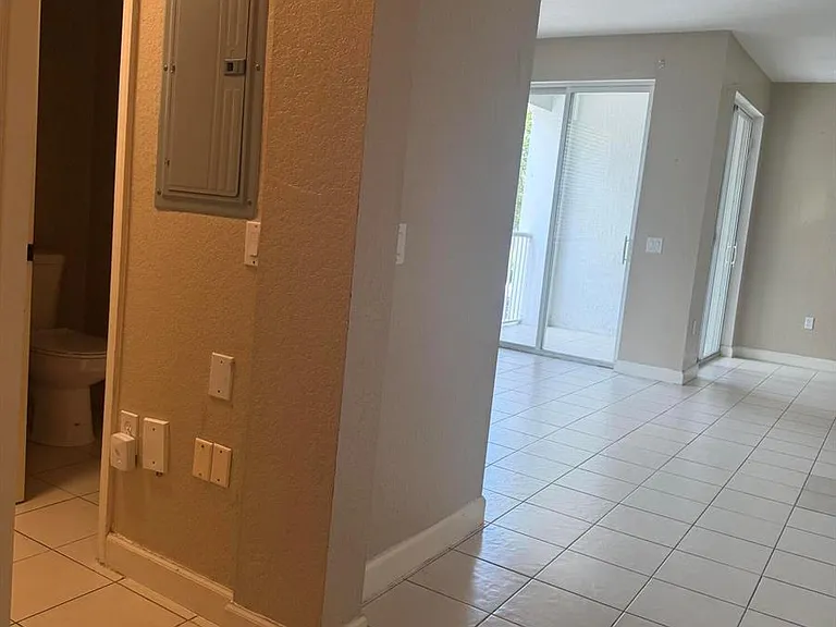 1121 Shoma Dr — Photo 17
