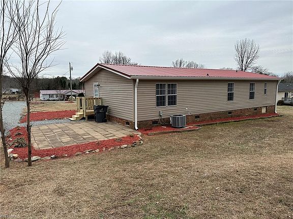 4th image of 426 Frank Hulin Rd