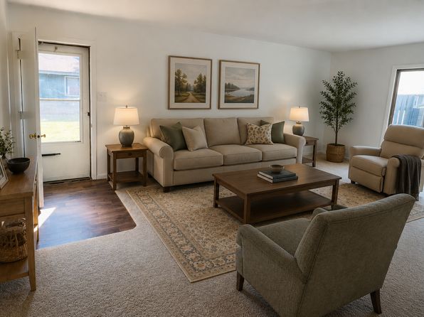 Greenbriar Village, 5317 E Greenbriar Dr