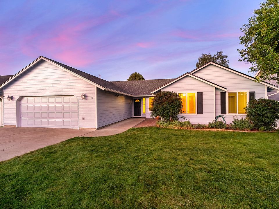 1st image of 1128 SW Rimrock Way