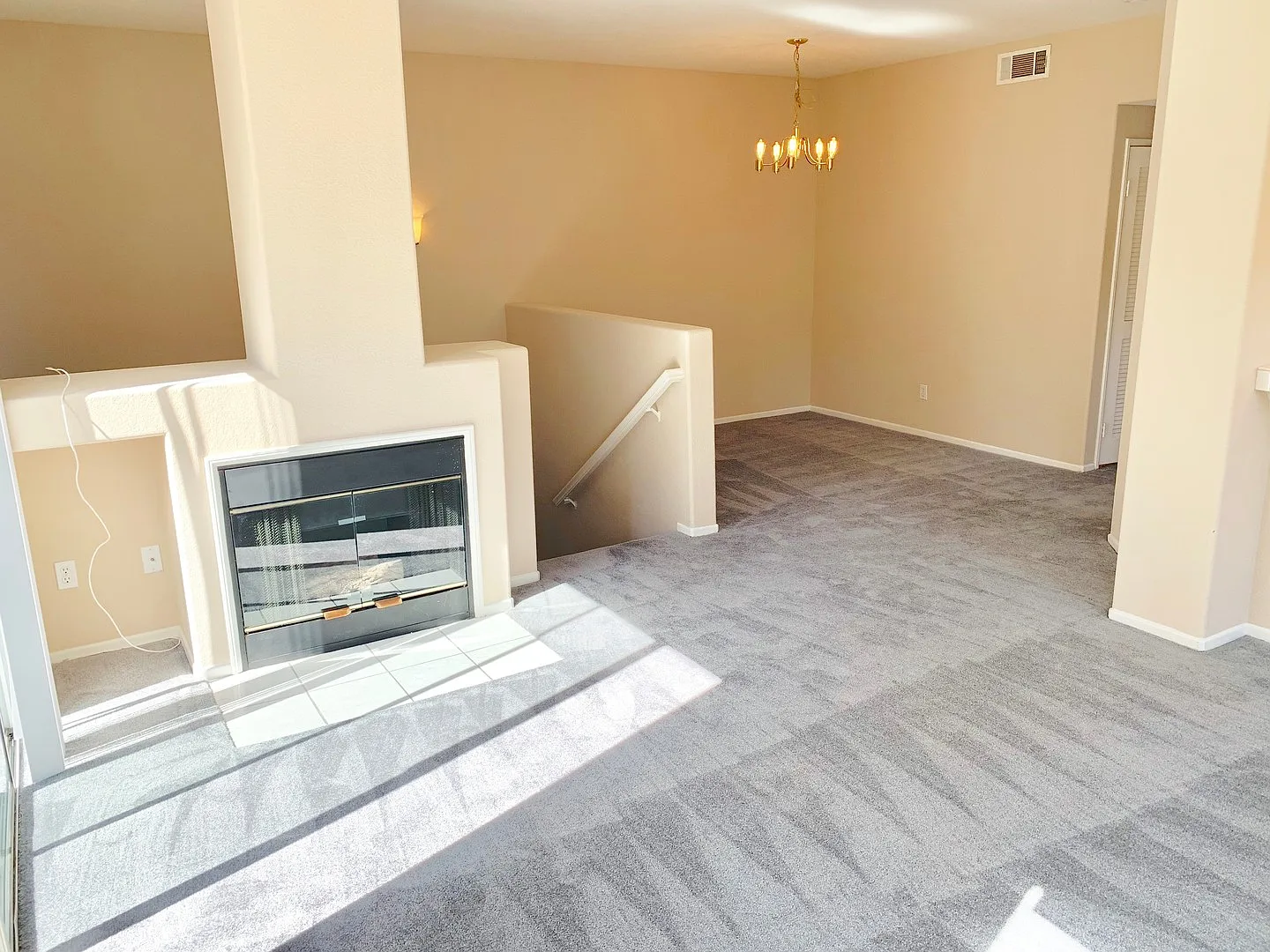 3 Bedroom 2 Bathroom Condo for Rent in Anaheim Hills! — Photo 3