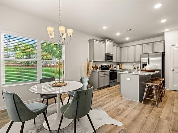 3rd image of 539 Buxton Rd