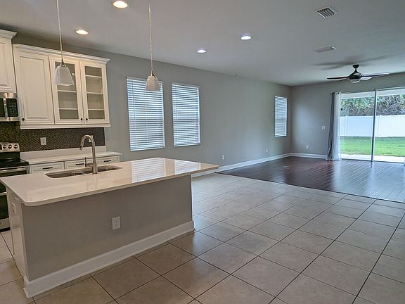5th image of 10408 Flagstaff Falls Ave