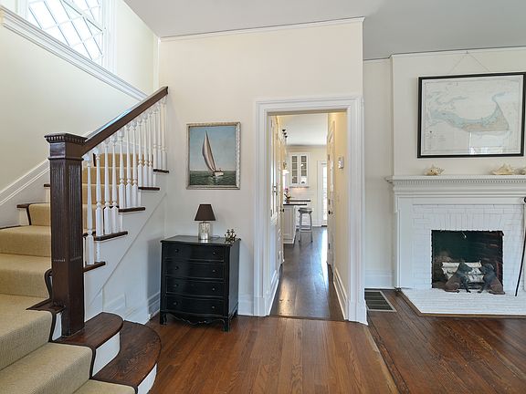 3rd image of 43 Larchmont Ave