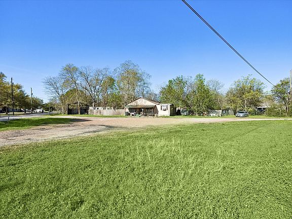 4th image of 805 Frydek Rd