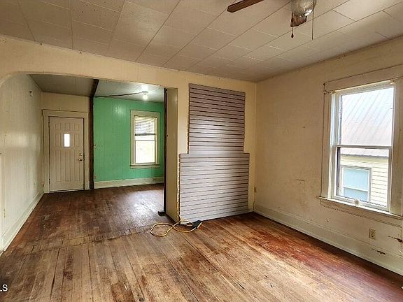5th image of 346 S 4th St