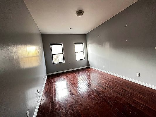 3rd image of 2025 1st Ave #4R