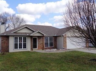 1209 Fox Run Dr, Warrensburg, MO 64093