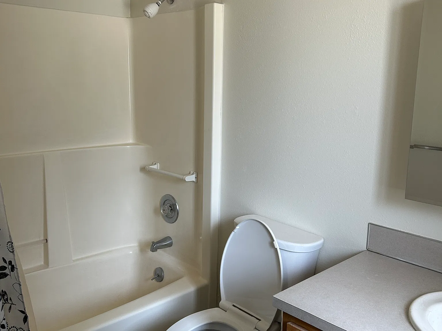 4 bed, 1526 sqft, $1,945 — Photo 4
