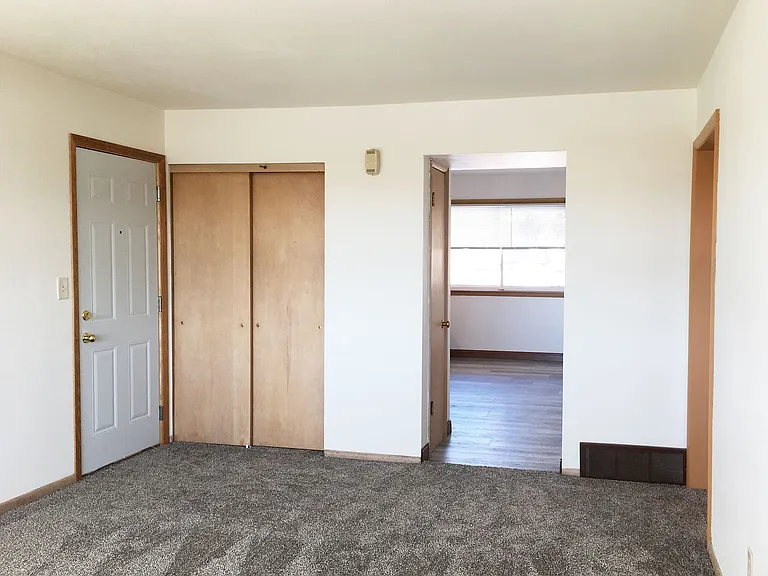 509 11th Avenue NE 4-Plex in Residential Neighborhood — Photo 7