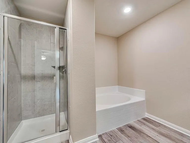 228 Ridgeland Oak Dr — Photo 9