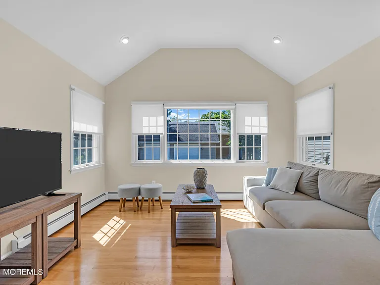 807 Prospect Ave — Photo 16