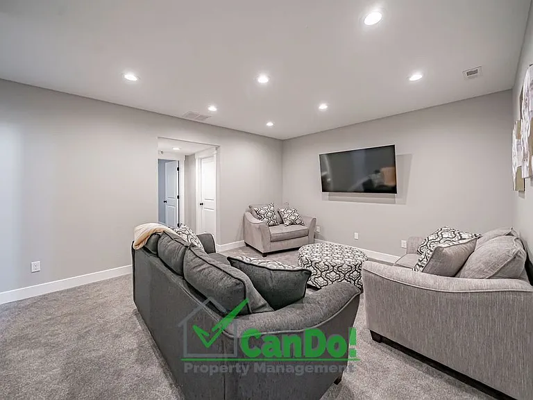 1491 Fremont Ave — Photo 19