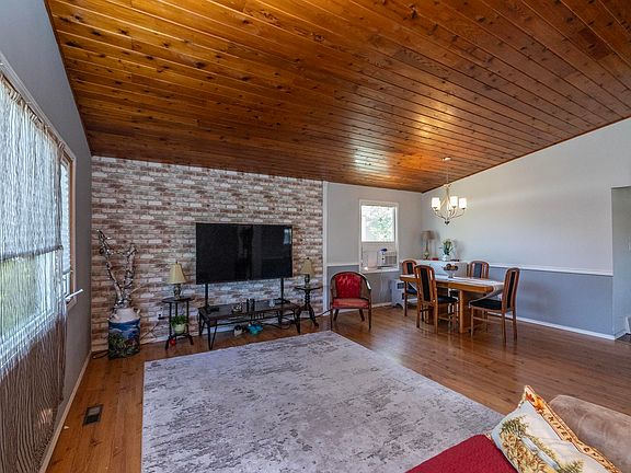 4th image of 3608 44th St
