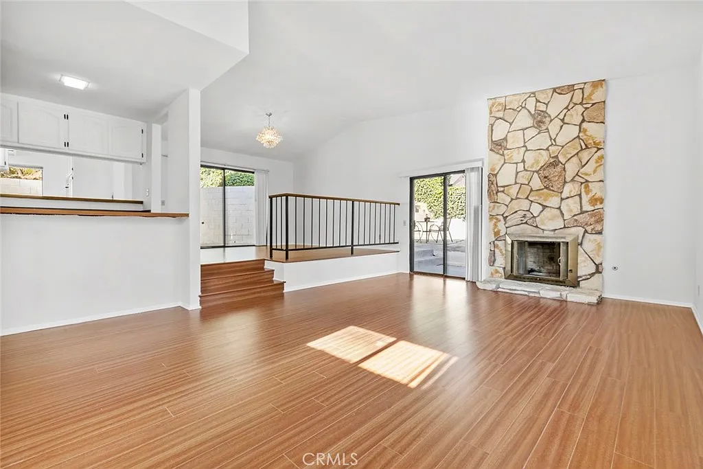 4 bed, 3.5 bath, 2671 sqft, $6,995 — Photo 2