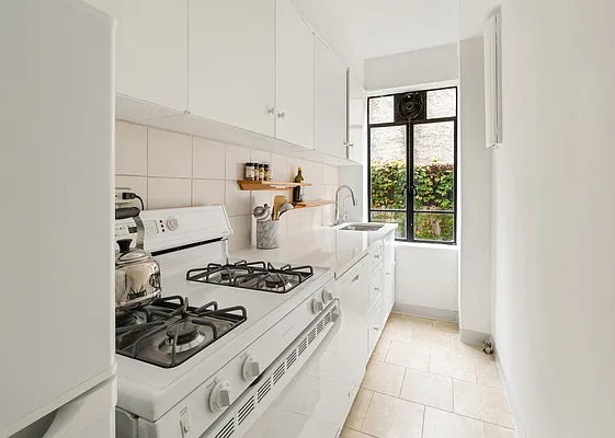 Rented by Douglas Elliman | media 8