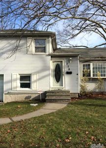 379 S Long Beach Ave, Freeport, NY, 11520