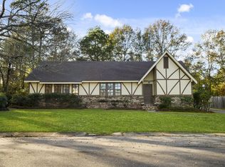 306 Kensington Dr, Hattiesburg, MS 39402