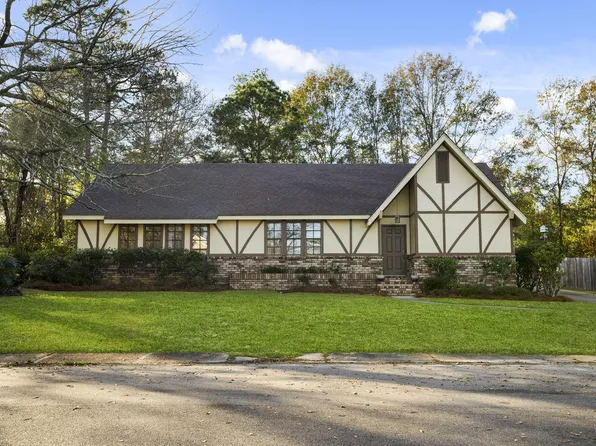 306 Kensington Dr, Hattiesburg, MS 39402